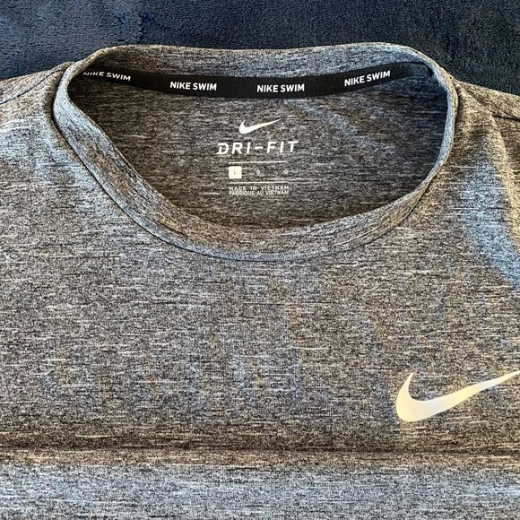 Nike - Men's Hyrdroguard Swim Shirt - Picture 3 of 4